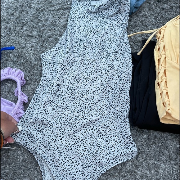 Such a cute body suit! - Picture 1 of 1